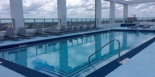 Star Tower – Rooftop Pool